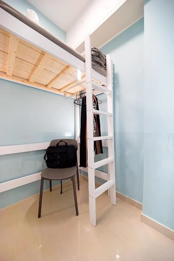 Coliving Space - Hennessy Road 113 Wan Chai Mtr Hong Kong Homestay