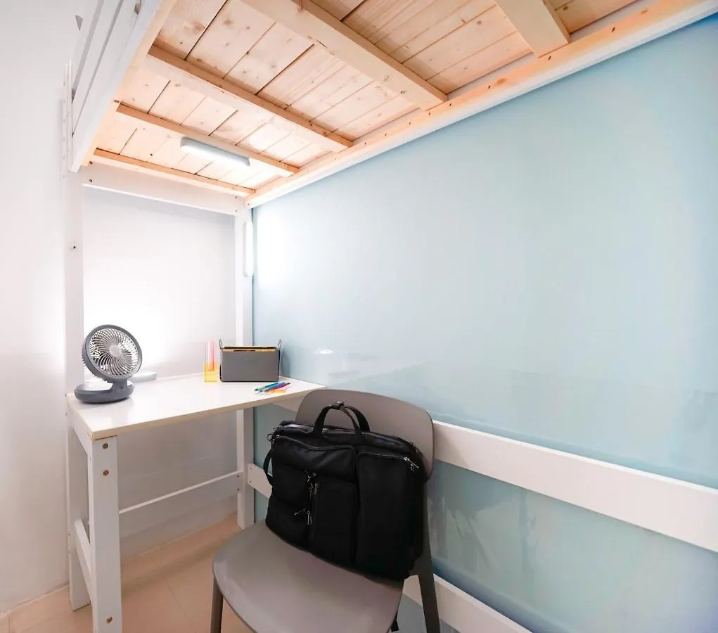 Homestay Coliving Space - Hennessy Road 113 Wan Chai Mtr Hong Kong China
