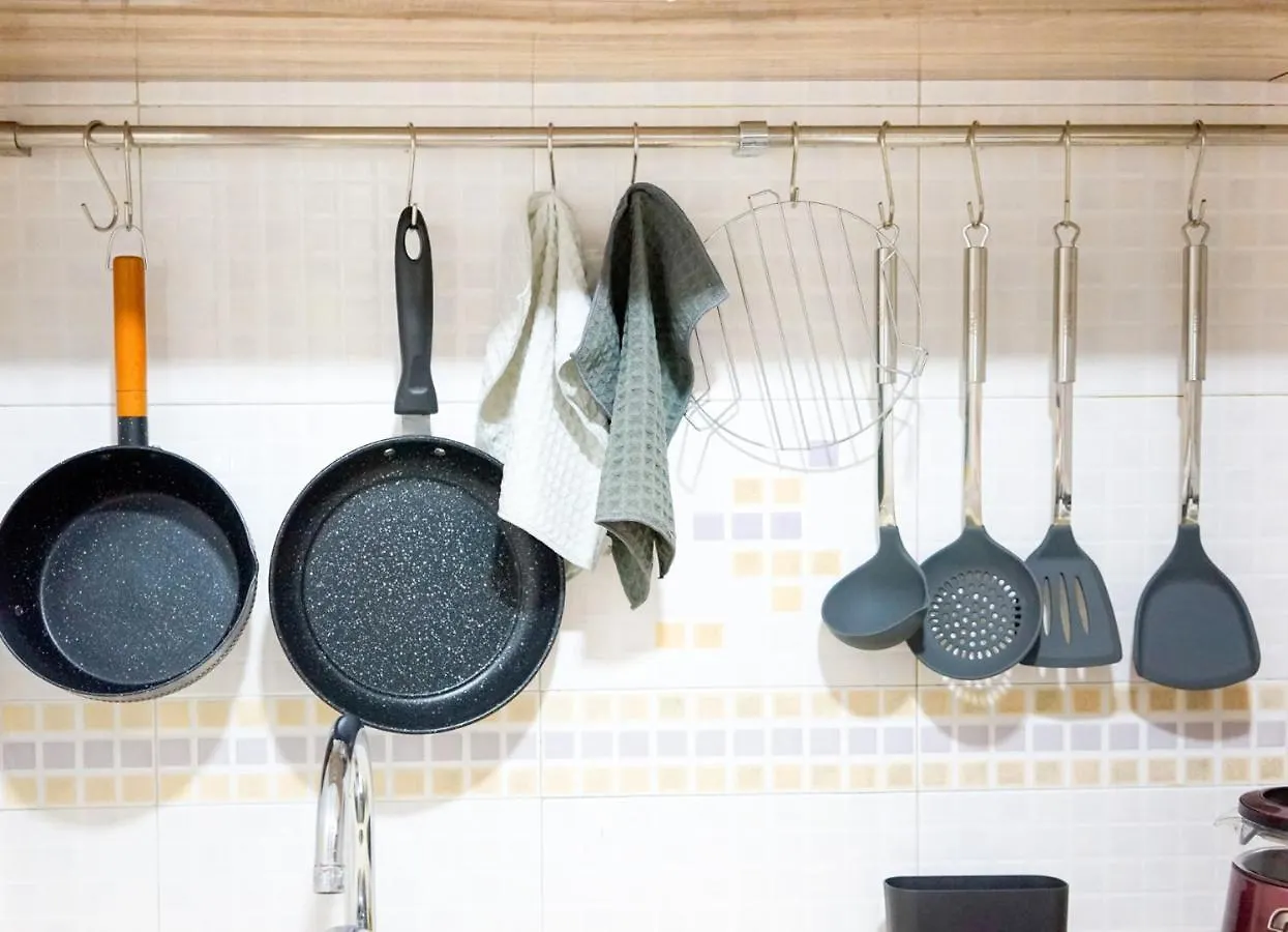 Homestay Coliving Space - Hennessy Road 113 Wan Chai Mtr Hong Kong China